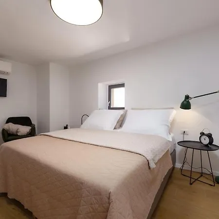 Santina By Briskva Višnjan