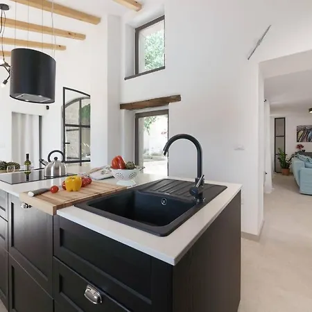 빌라 Santina By Briskva *