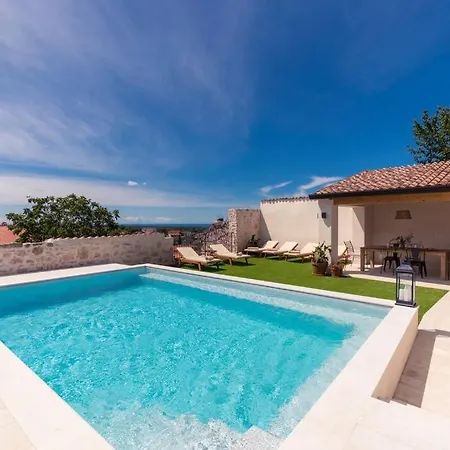 빌라 Santina By Briskva