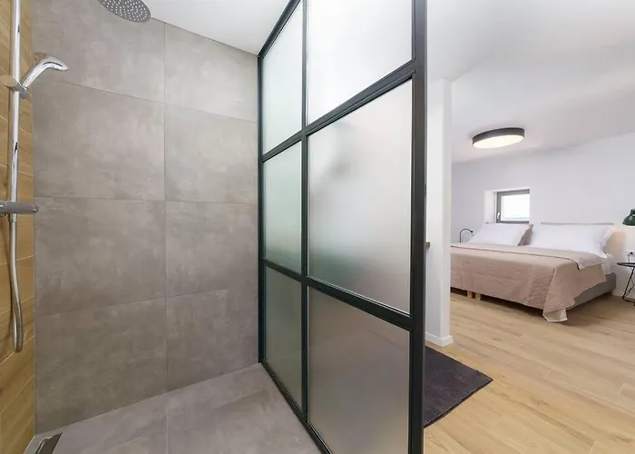 Santina By Briskva Vila *