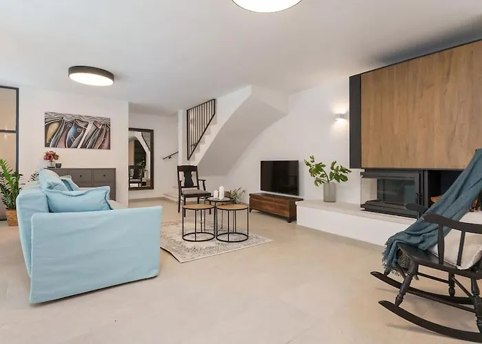 Vila Santina By Briskva *