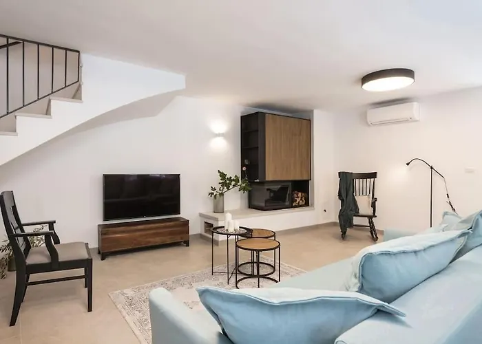 Santina By Briskva *