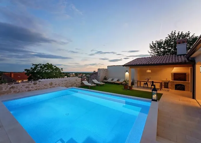 Santina By Briskva Vila