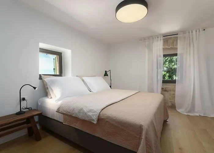 Santina By Briskva *