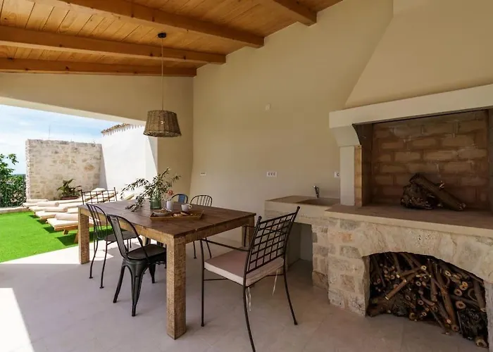 Vila Santina By Briskva Visnjan